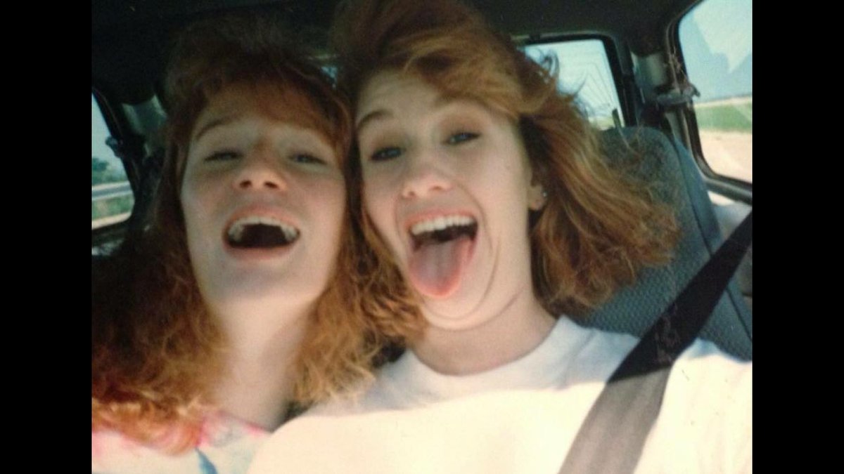 Sobbing thru this whole damn episode. I lost my baby sister in 2002. She was my sister & best friend every minute of every day for 25 years. I still miss her every day. 
#SiblingLoss 
 
#SouthernCharm