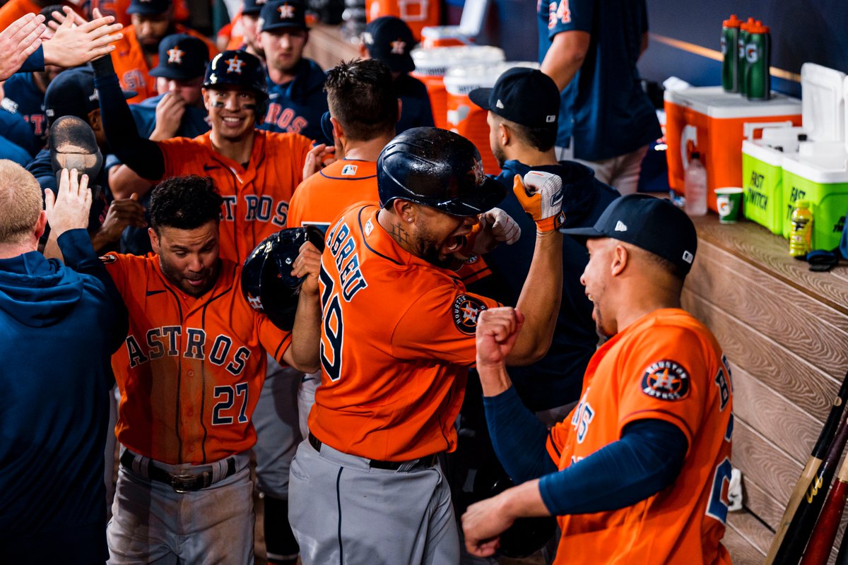 astros's tweet photo. 7 walks. 11 hits. 10 runs. https://t.co/nx3o9iowHh