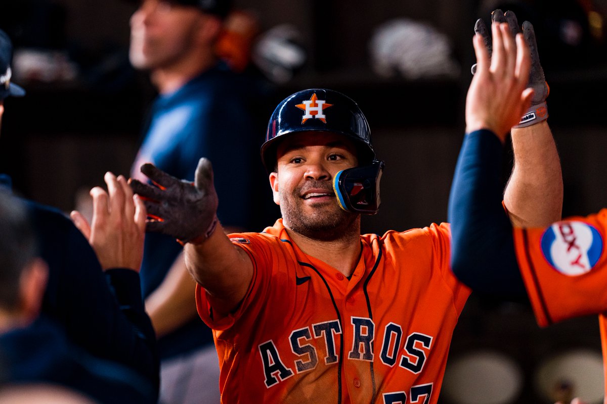 astros's tweet photo. 7 walks. 11 hits. 10 runs. https://t.co/nx3o9iowHh