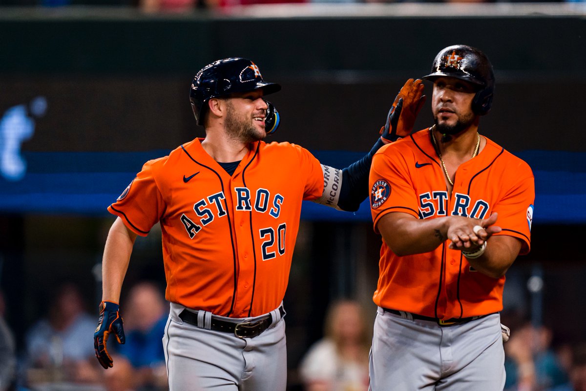 astros's tweet photo. 7 walks. 11 hits. 10 runs. https://t.co/nx3o9iowHh