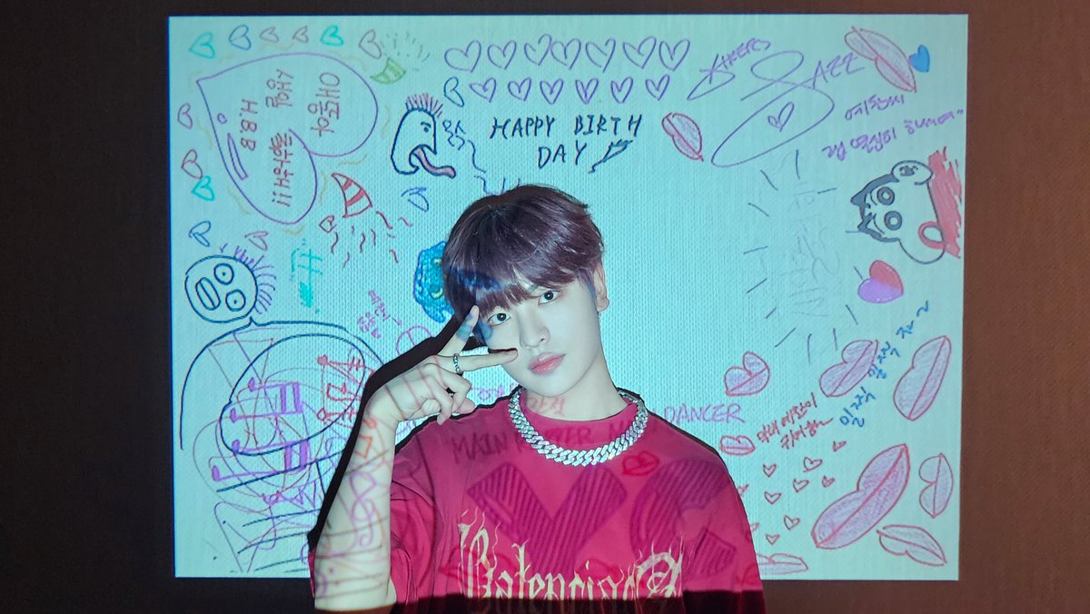 xikers_official's tweet photo. [👀] #HAPPY_YECHAN_DAY🎂

예찬이를 생각하며 그린 멤버들의 손그림과 함께❤ 

#xikers #싸이커스 #예찬 #YECHAN https://t.co/APcMJobJWB