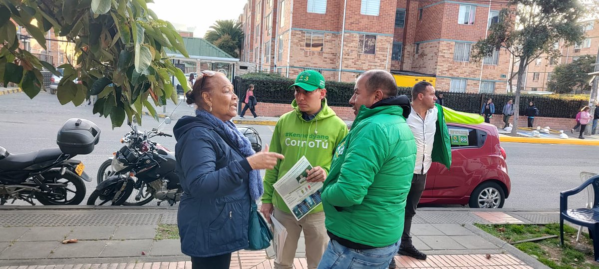 luisferincon's tweet photo. ¡Nuestra campaña es con la gente y para la gente! #KennedyanoComoTú 
Edil Kennedy vota 🌻8️⃣8️⃣ 
Al Concejo vota 🌻3️⃣ https://t.co/29kSw3MHi9