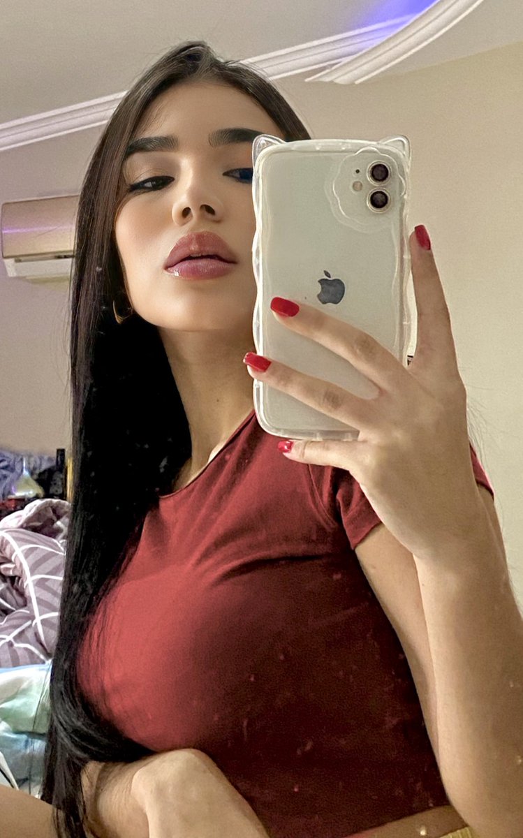 UProzac's tweet photo. Pero dime tú, de ti quién se cansa ? 🎙️❤️ https://t.co/oPHneJwMG8