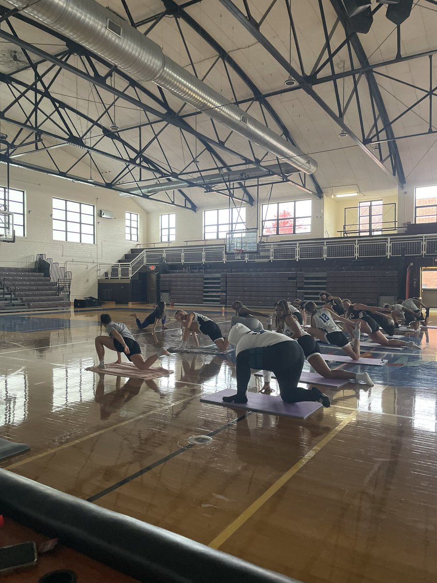 So blessed and thankful my daughter (Coach Kate) was able to come up from the ATL and put the team through a yoga workout today following practice! 💙🖤🤍 #swicwbb #bluestormculture #yogawithcoachKate