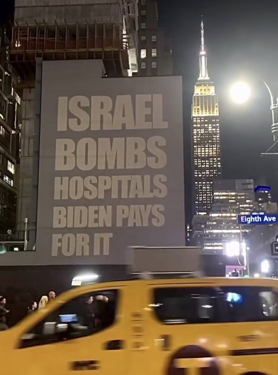 RoiLopezRivas's tweet image. "Israel bombardea hospitales. Biden paga por ello". Visto en Nueva York 🇺🇸