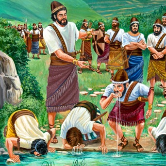levylossada's tweet photo. Gedeón le pregunta a Dios, ¿cómo elegir a sus hombres para la batalla? - llevalos al rio y diles que beban, aquellos que beban como perros, no servirán. Algunos bebían de rodillas, sin despegar la mirada del horizonte, lanza en mano, eran pocos pero esos son los indicados https://t.co/fyV9TPJis8