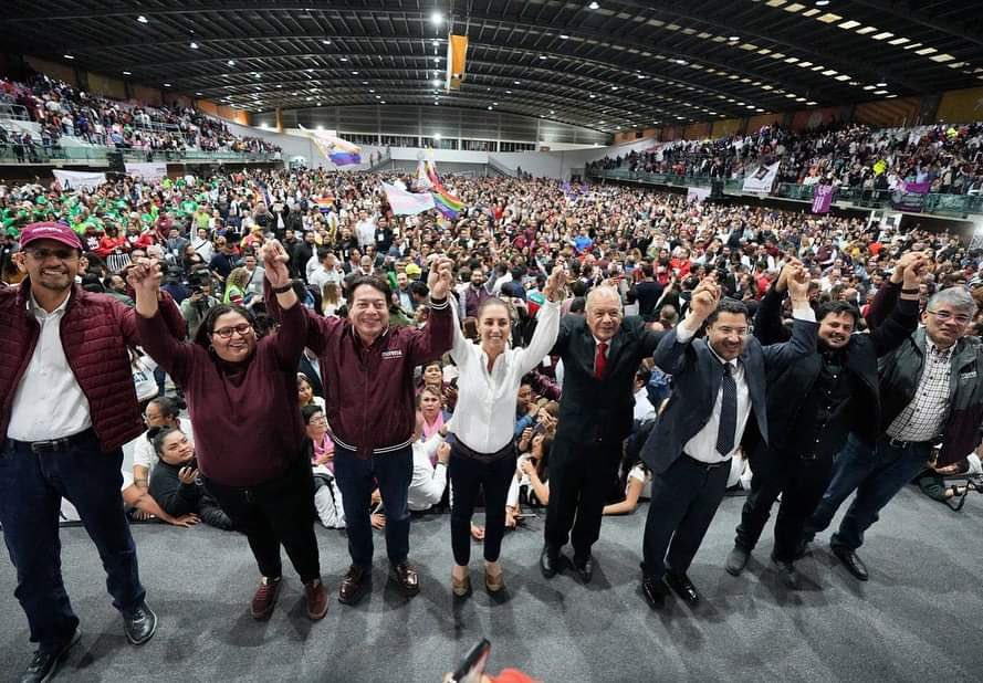 JuanSoteloMESI's tweet photo. Participando en el encuentro de unidad Y la organización por la 4T por que ya es tiempo de #mujeres @ClaraBrugadaM 
@Claudiashein https://t.co/Nt4Eh9kGlW