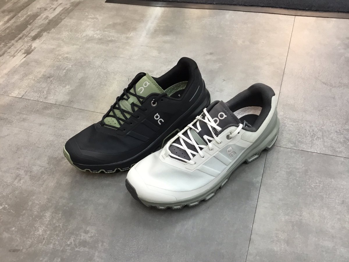 Ishii_ShinjukuW's tweet photo. 石井スポーツ新宿西口店
複雑な山道に適した、トレイルランニングシューズ‼️
複数のグリップパターンを組み合わせており、思い通りの走りを可能にします👍
1枚目 メンズ 2枚目 ウィメンズ
#石井スポーツ新宿西口店
#アートスポーツ
#Cloudventure
#On
#新宿西口店On紹介リレー https://t.co/EajzXTNkQv