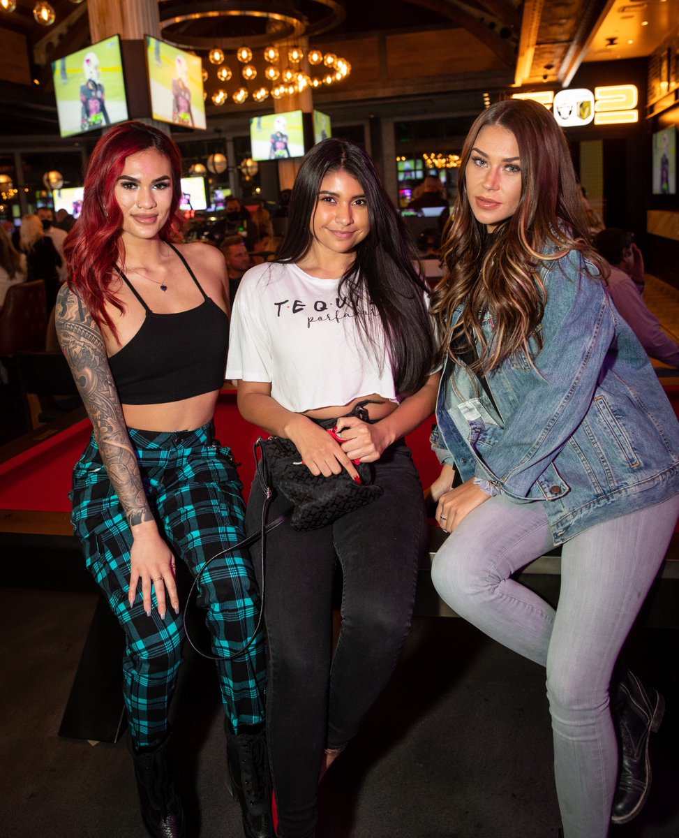 Tailgate_Social's tweet photo. Starting Tomorrow, Latin Night is headed to Tailgate Social! 💃
-
Join us every Friday at 9PM for free salsa lessons, live music by Puro Vicente Space to Pace and tequila specials until 2AM! 🍻 https://t.co/O3DHQSYtrf