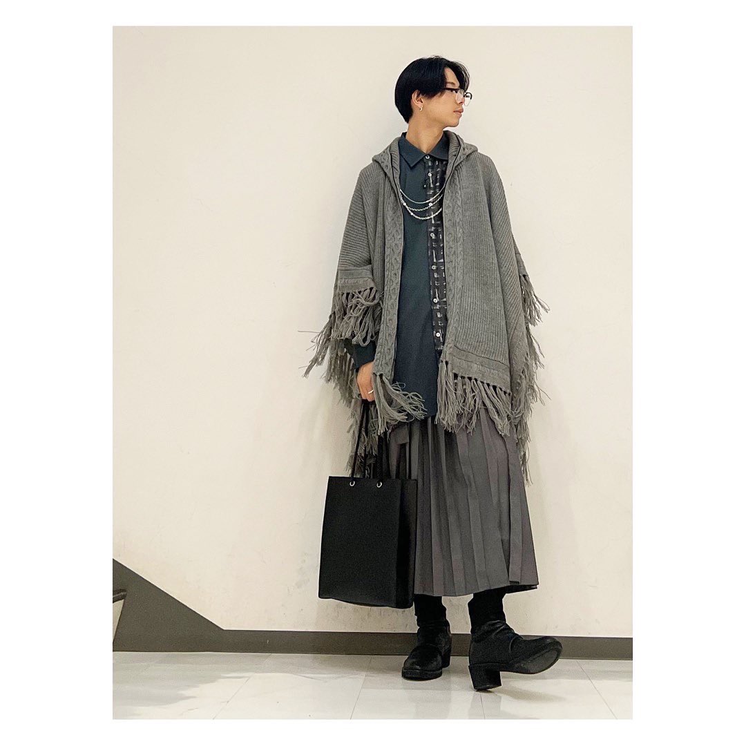 BAFNxN's tweet photo. 〜NEWTRAL TOKYO/NO ID.〜

2023 A/W collection✨
【フリンジニットフーデッドZIPポンチョ】
color：GRAY/size：ONE

#noid #newtral #newtral_tokyo #painting #fashion #ootd #kawaii #emo #staff #aw #todayscode #autumn #autumnfashion https://t.co/86FJEqnYXN