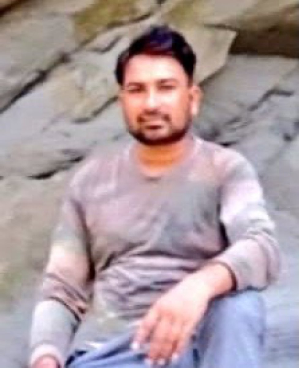 surenmehra's tweet image. Another unsung hero #PawanKumar lost his life while patrolling in Core Area of #Corbett Tiger Reserve in a Tiger attack. 
The memory of his supreme sacrifice for conservation will endure. 🙏
#GreenWarrior #UnsungHeroes 
@ReserveCorbett @ntca_india @moefcc @CentralIfs