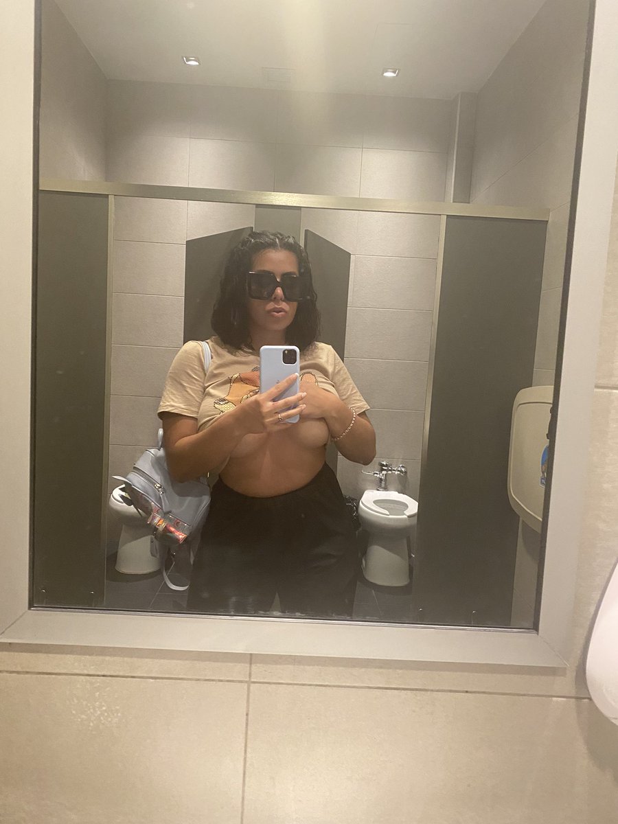 Quieres ver más entra ya en mi only y te consiento porque te lo mereces 

onlyfans.com/tortoza

#onlyqueen 
#onlyfansgirl 
#culote
#venezolana 
#onlyfan 
#azul 

Vamos a consentirnos y jugar rico 😋  me siento Fabulosa