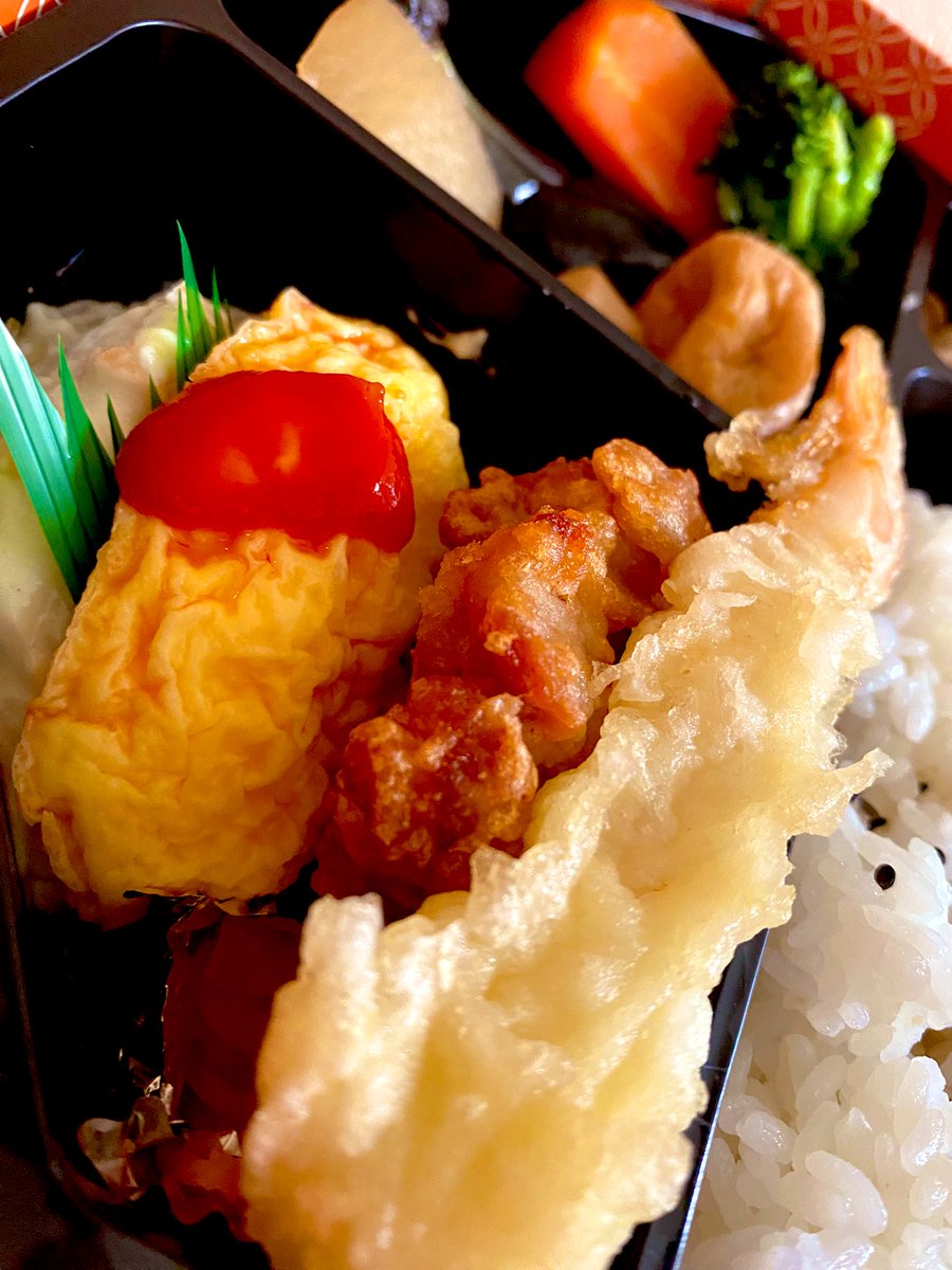 funkyfriday_795's tweet image. #ファンフラスタッフ弁当 #優勝弁当 🍱🎊

#扇 #笹巻すし本舗 #七倉弁当 

#ごちそうさまでした 💪🤤

#funkyfriday #nack5