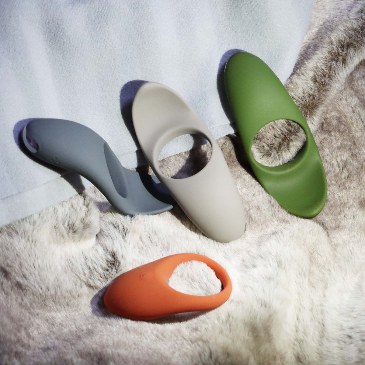 🙋‍♀️What's this?

🙆Vibrating cock ring.