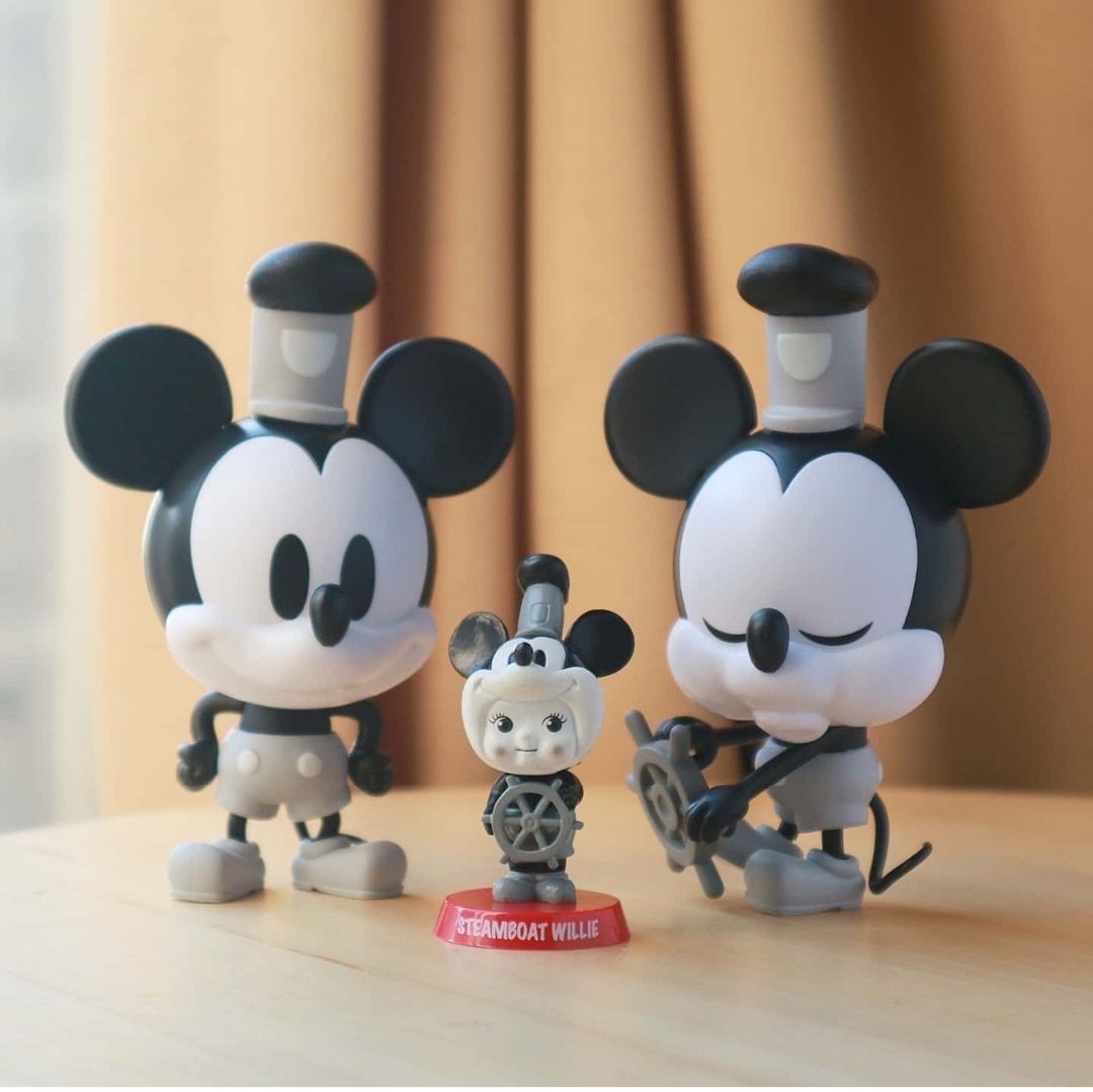 Beberapa koleksi Mickey ku 😍 #ShareTheWonder #Disney100 <a href="/CenayangFilm/">Cenayang Film 🍿🥤</a>