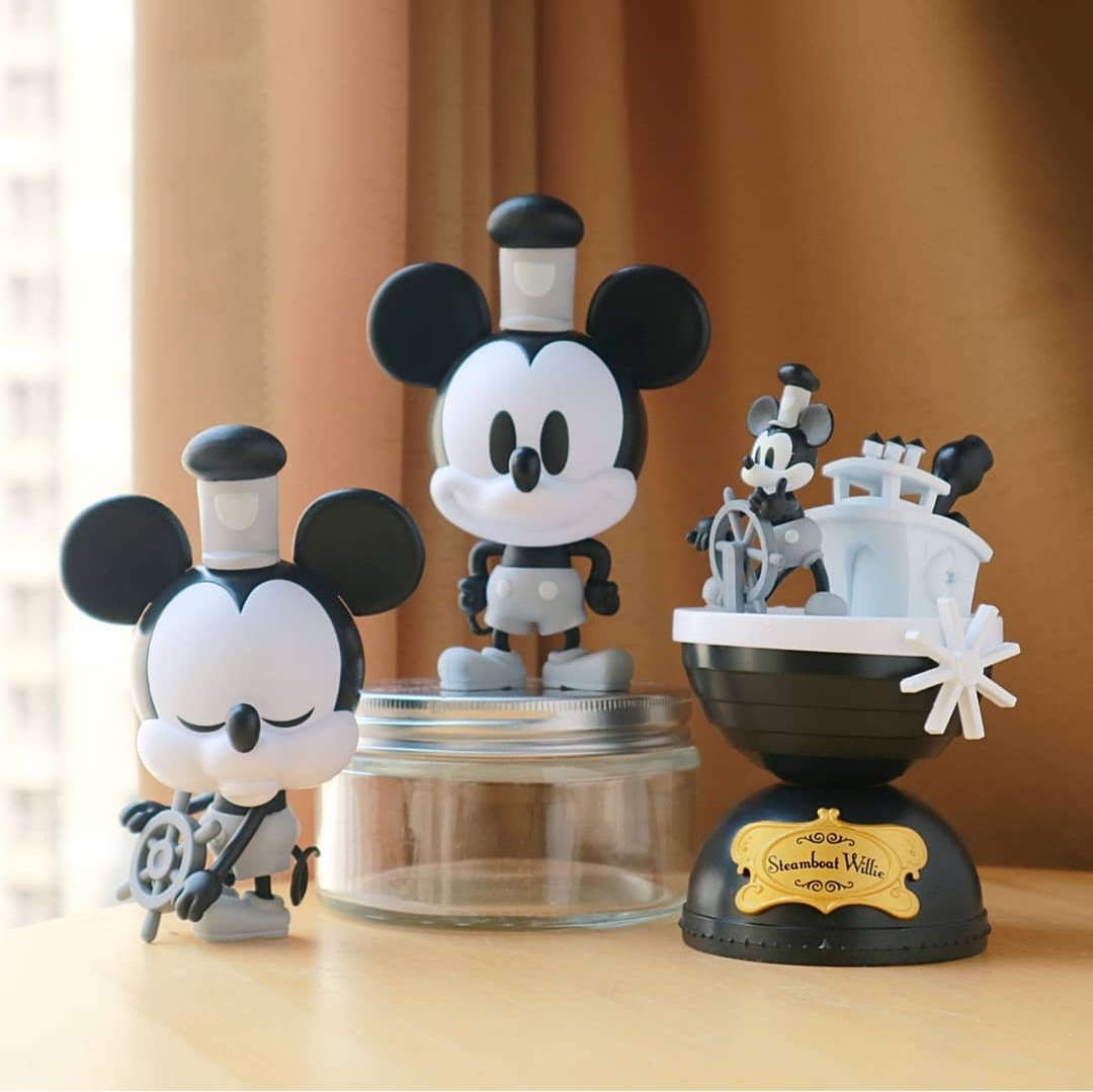 tomkuu's tweet photo. Beberapa koleksi Mickey ku 😍 #ShareTheWonder #Disney100 @CenayangFilm https://t.co/lKgggATWpb