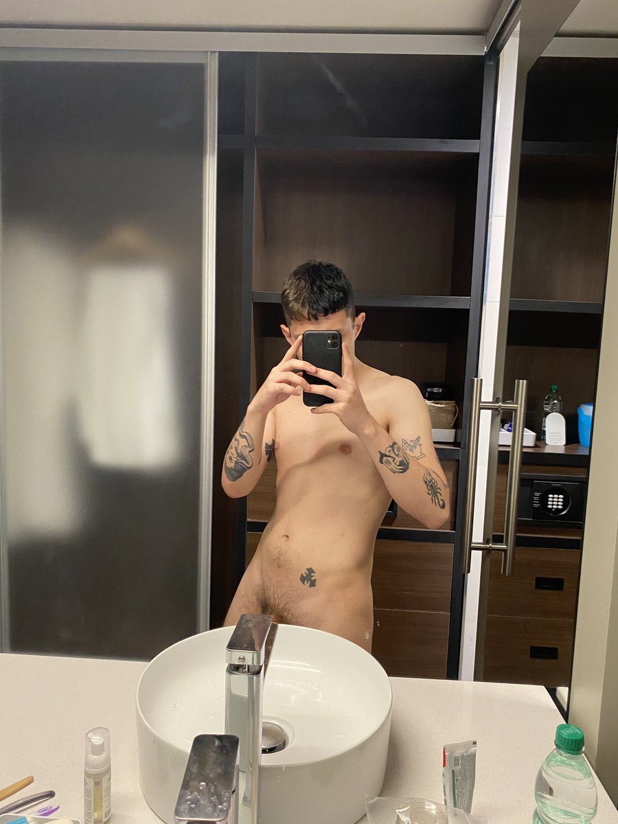 EmilioG20022513's tweet photo. A esta hora me pongo caliente 😈 https://t.co/QkI8nzz636