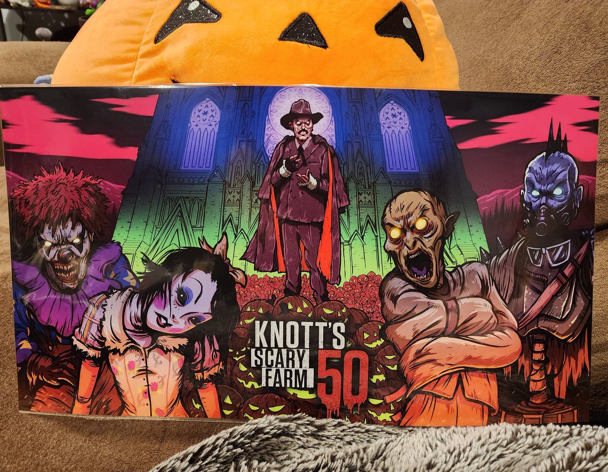 EngelDerTod's tweet photo. August  24th: We made it to the Knotts Scary Farm 50th preview event. It was 3 hrs, but man did time just fly. I am super stoked about this year. Especially since the Hanging is back! https://t.co/KcjXHSK1dB