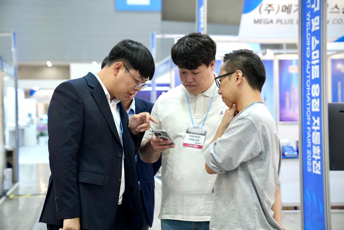 HGTECH_HGLaser's tweet image. Reflecting on our stellar presence at #KOAA GTT SHOW in #SouthKorea! We showcased samples of #Automotive B-Pillars and Battery Trays. Catch the wave of innovation with #HGTECH! More exciting developments coming your way. 🚗🔋