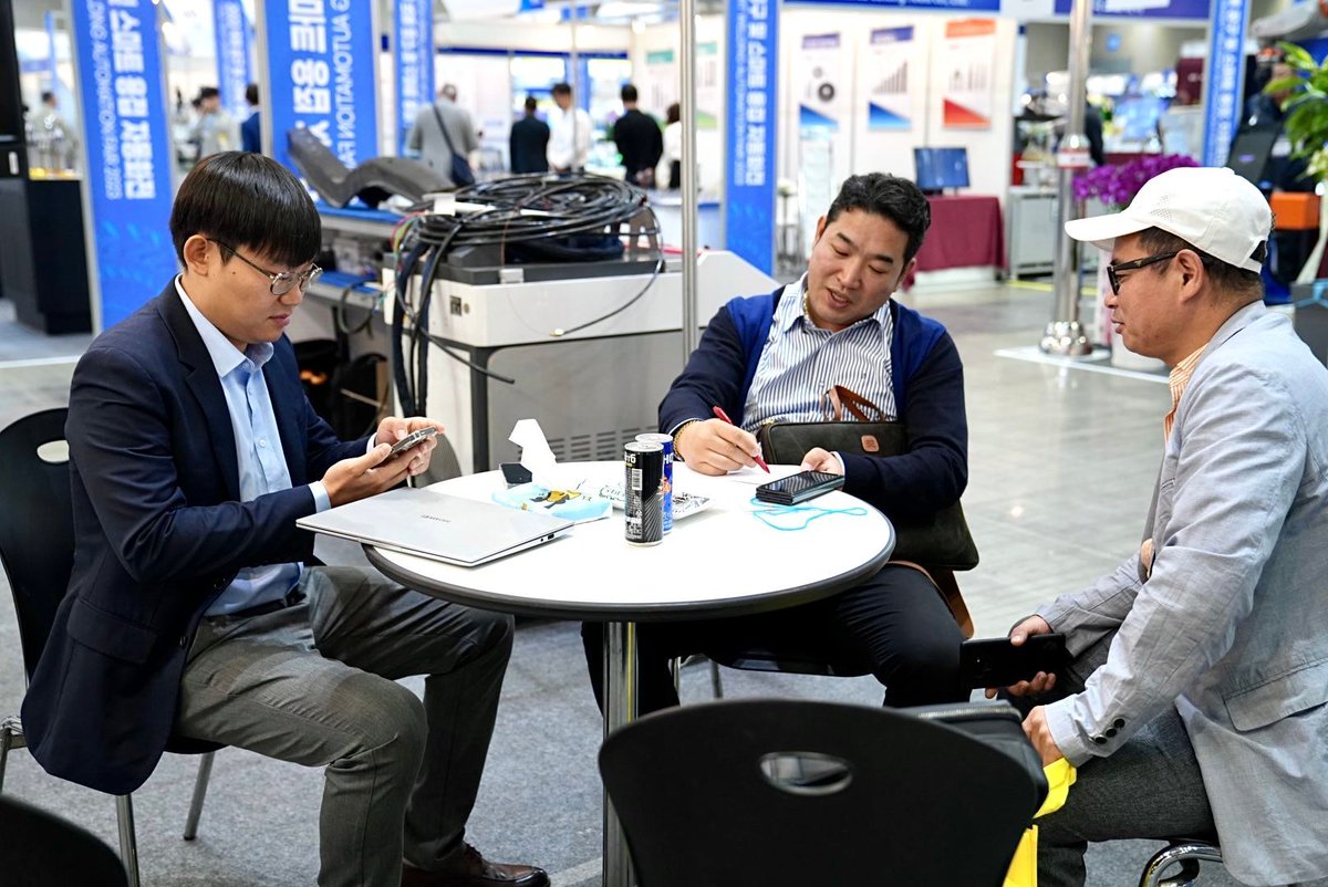 HGTECH_HGLaser's tweet image. Reflecting on our stellar presence at #KOAA GTT SHOW in #SouthKorea! We showcased samples of #Automotive B-Pillars and Battery Trays. Catch the wave of innovation with #HGTECH! More exciting developments coming your way. 🚗🔋