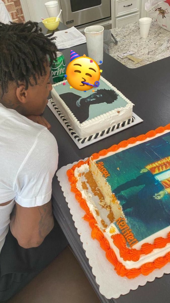 YoungboySnippet's tweet image. Happy Birthday to NBA YoungBoy 💚🐐

Young Goat turns 24 years old today