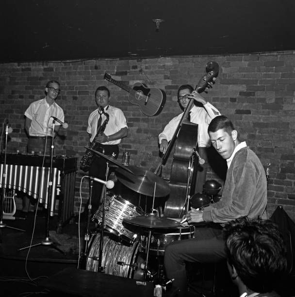 JazzSketches's tweet photo. Gary Burton, Stan Getz, Gene Cherico and Joe Hunt, Cafe Au Go Go, NY, August 19, 1964
📸 PoPsie Randolph
#GaryBurton #StanGetz #GeneCherico #JoeHunt #Jazz #JazzSketches https://t.co/wdhyRP7iLq