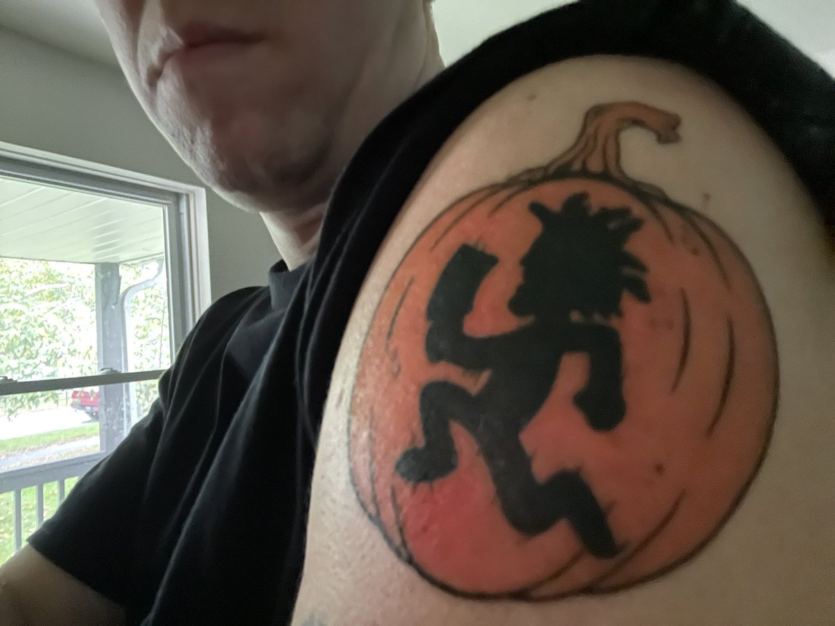 New tat, I’m time for Hallowicked !!! 🎃🤡🪓whoop whoop