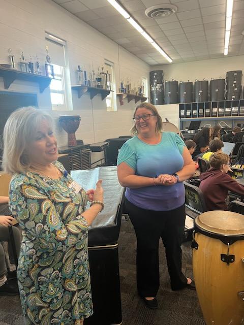 RiggsTrenace's tweet photo. Enjoyed my visit  this week to my new partner school this year, Kempsville MS. Thanks to Dr. Cornick who tirelessly  escorted me around the school, I was fortunate to meet and chat with so many great educators and staff. https://t.co/wZq25OWlxK