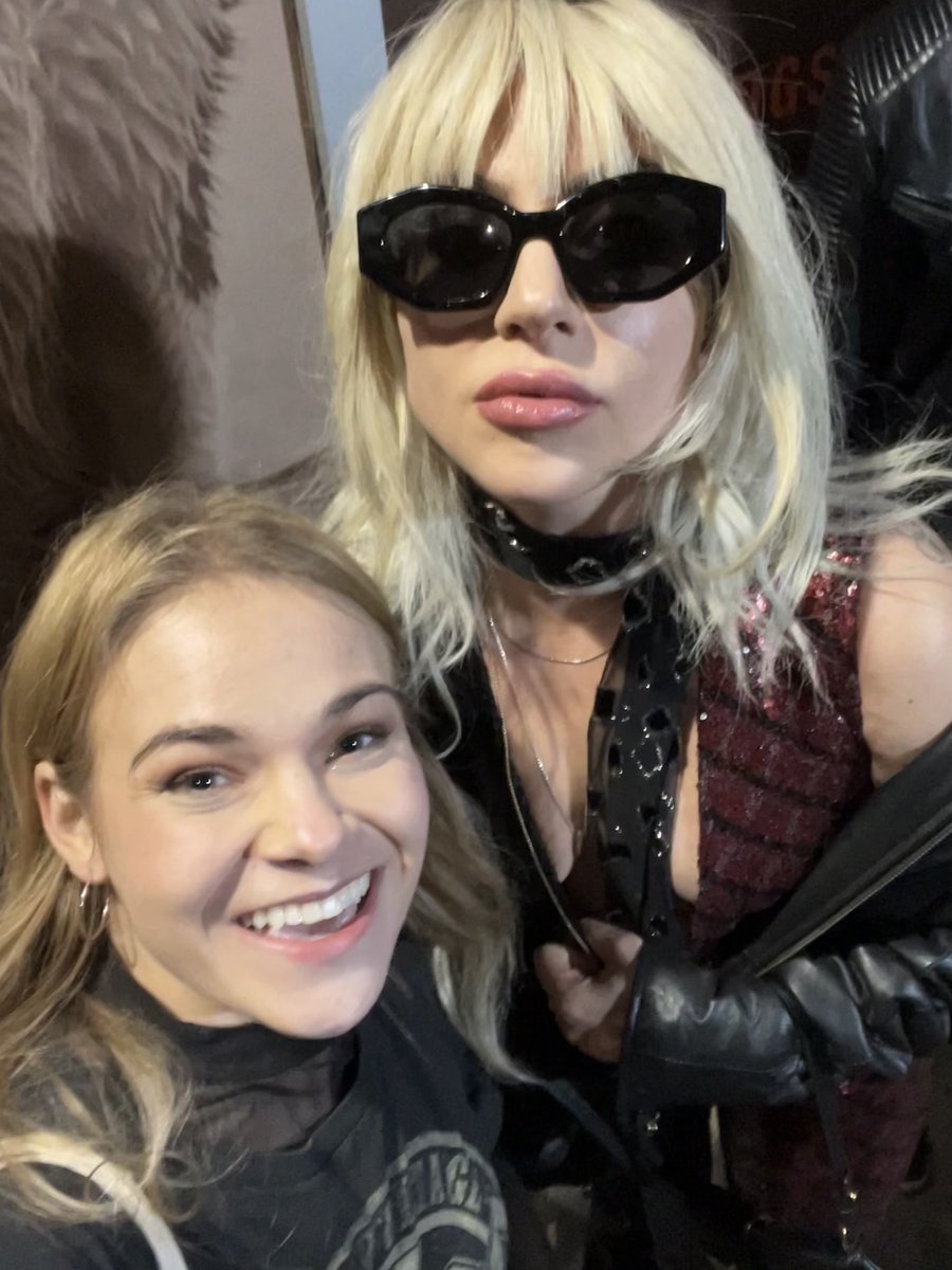 katiesenigma tweet media