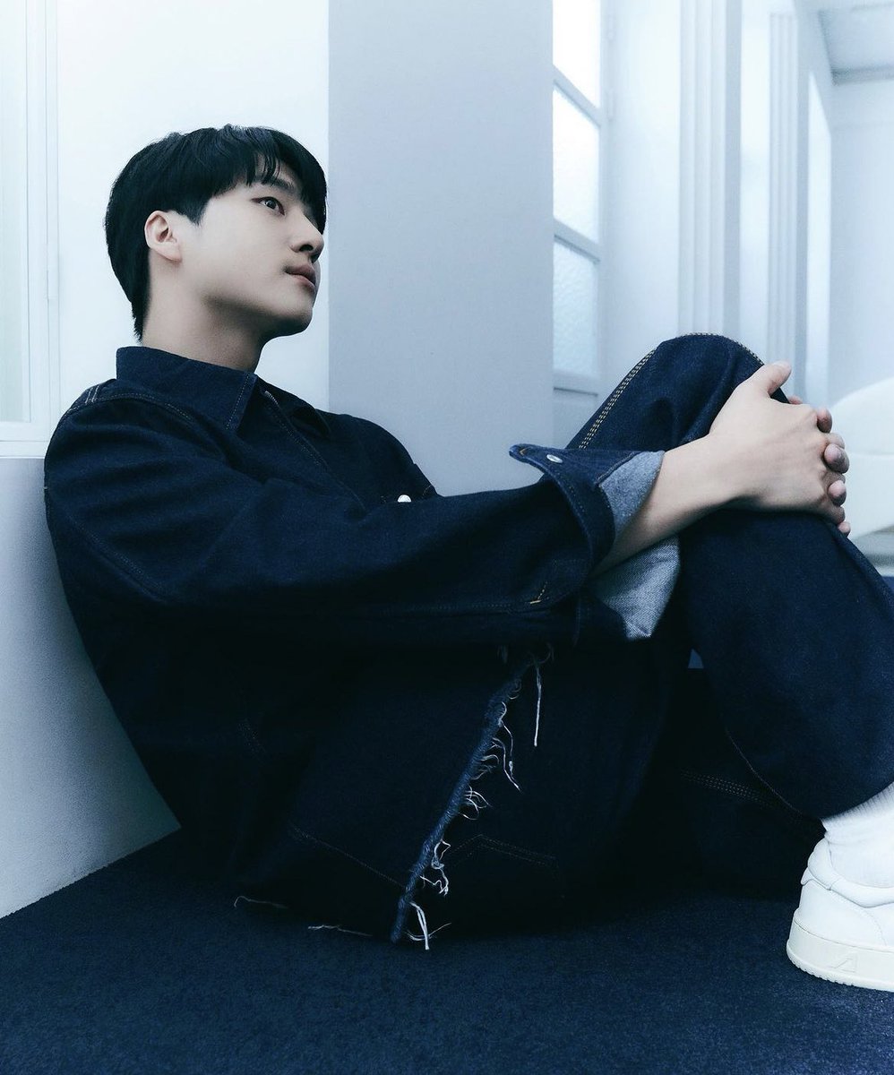 suzylegacy's tweet photo. Unreleased pictorial cuts from the Netflix series <Lee Doona!> that can only be seen on <ELLE > are being released. Check out the undeniable chemistry between Suzy and Yang Se Jong on Netflix today at 4pm.

Photographer Heejun Kim, photo provided by Netflix. https://t.co/fGLszrFijK