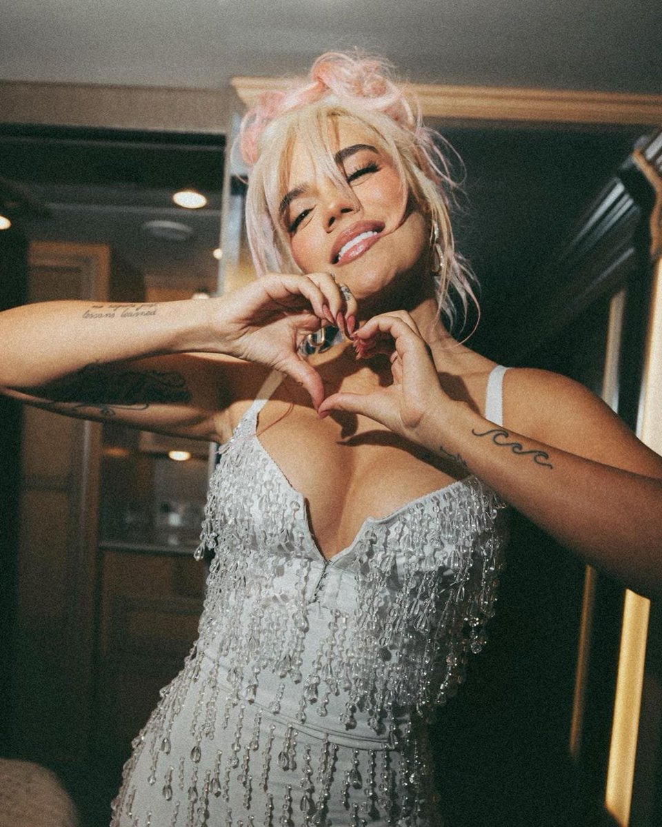 .<a href="/karolg/">LABICHOTA</a> — Global Spotify 10/19:

#10. (+2) "QLONA" — 3.7M 
#78. (+1) "MI EX TENIA RAZON" — 1.6M
#112. (+3) "AMARGURA" — 1.4M
#140. (+3) "TQG" — 1.3M