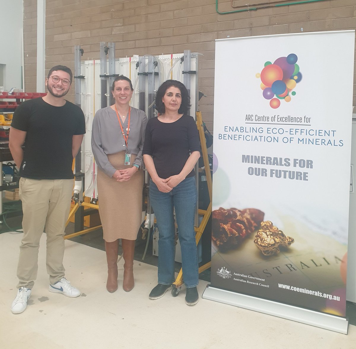 geochemista's tweet photo. It's been a big couple of weeks at @CoeMinerals @DeakinSEBE node! Watch this space for news, but we'll start with welcoming new PhD student Yuri Fernandes, and visitor from the @UNSWEngineering node, A/Prof. Seher Ata, who had some great advice for our flotation experiments https://t.co/7fcICeUSlQ