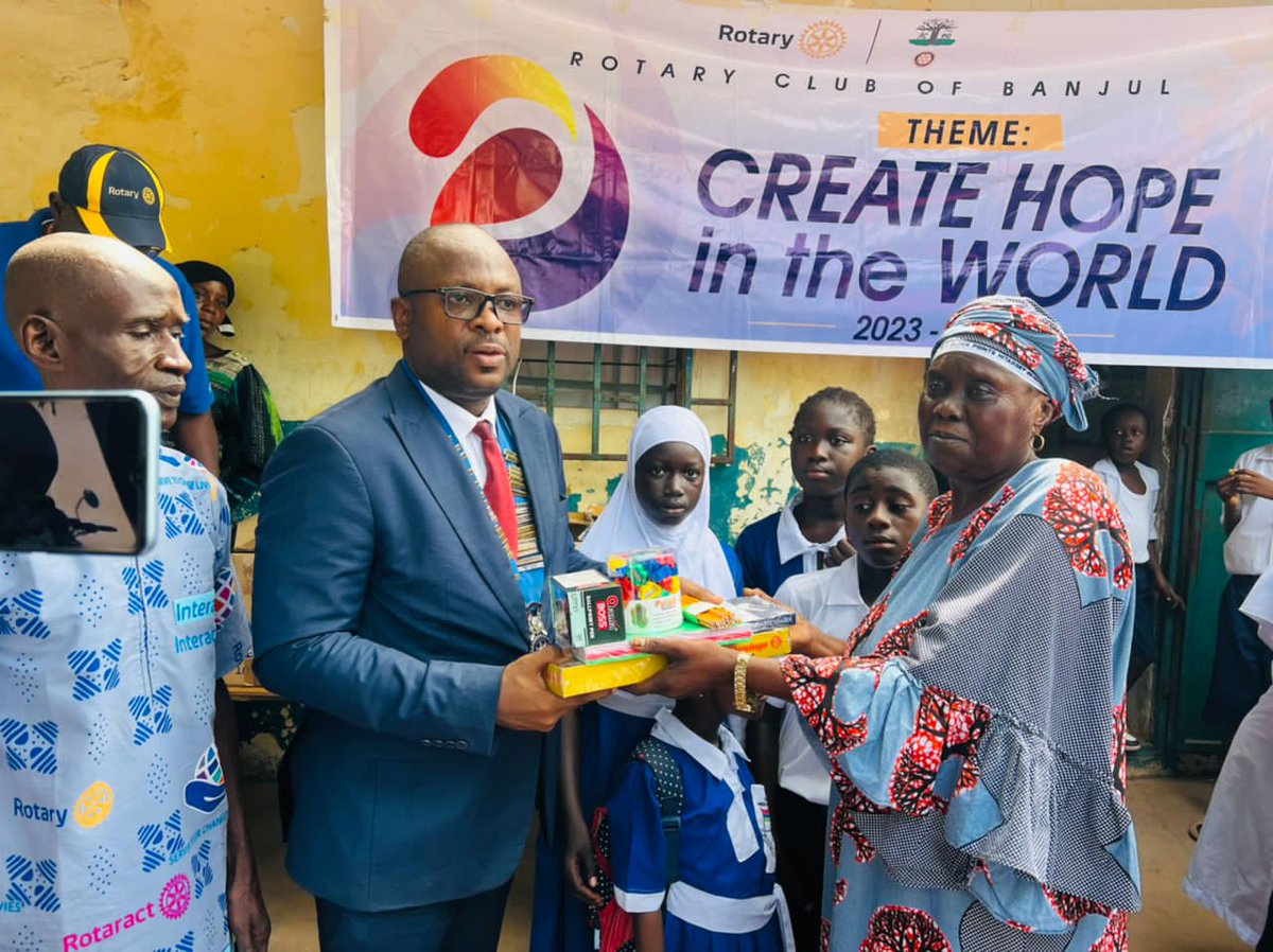 RotaryBanjul's tweet photo. #Rotary Club of Banjul yesterday donated school items (exercise books, reading books, pencils, etc) to Bijilo and Sanchaba Lower Basic Schools. #RotariansAtWork #RotaryInternational #D9101 https://t.co/adXBTLzxIS