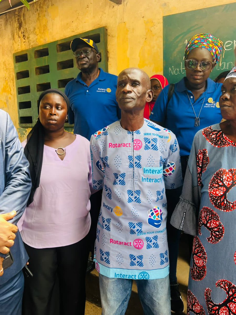 RotaryBanjul's tweet photo. #Rotary Club of Banjul yesterday donated school items (exercise books, reading books, pencils, etc) to Bijilo and Sanchaba Lower Basic Schools. #RotariansAtWork #RotaryInternational #D9101 https://t.co/adXBTLzxIS