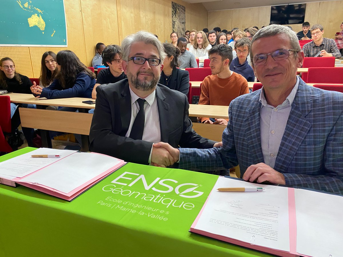 ENSG_IGN's tweet image. 🖋️C’est désormais officiel ! L’entreprise @CirilGroup  parraine la promotion “Jeanne Barret” du cycle ingénieur de l’ENSG !

Un grand merci à Ciril Group, pour leur soutien qui annonce de belles collaborations, qui participeront directement à l'épanouissement de nos étudiants 🤝