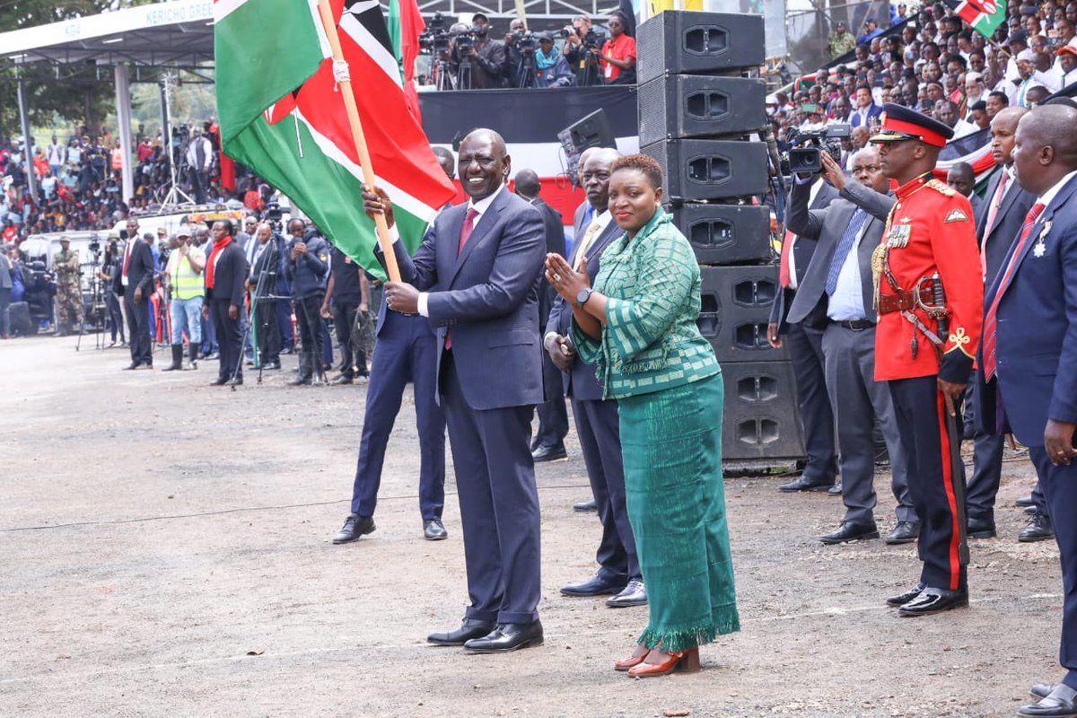 MOH_Kenya's tweet photo. 𝐏𝐫𝐞𝐬𝐢𝐝𝐞𝐧𝐭 𝐑𝐮𝐭𝐨'𝐬 𝐔𝐧𝐰𝐚𝐯𝐞𝐫𝐢𝐧𝐠 𝐔𝐇𝐂 𝐂𝐨𝐦𝐦𝐢𝐭𝐦𝐞𝐧𝐭 𝐨𝐧 𝐌𝐚𝐬𝐡𝐮𝐣𝐚𝐚 𝐃𝐚𝐲

▪️Constitutional Guarantee: Ensuring Kenyans' Right to Optimal Healthcare
▪️Government's Steadfast UHC Pursuit: Aiming for Health Coverage for All
▪️Preventive and Promotive Healthcare: Empowering Community Health Promoters
▪️Partnering for Health: Strengthening Domestic Health Resources with Counties
▪️New Health Laws Enacted: Reinforcing Health Financing, Services, and UHC
▪️Digital Health Transformation: Enhancing Health Data Management and Services
#MashujaaDay #UHC #AfyaNyumbani
