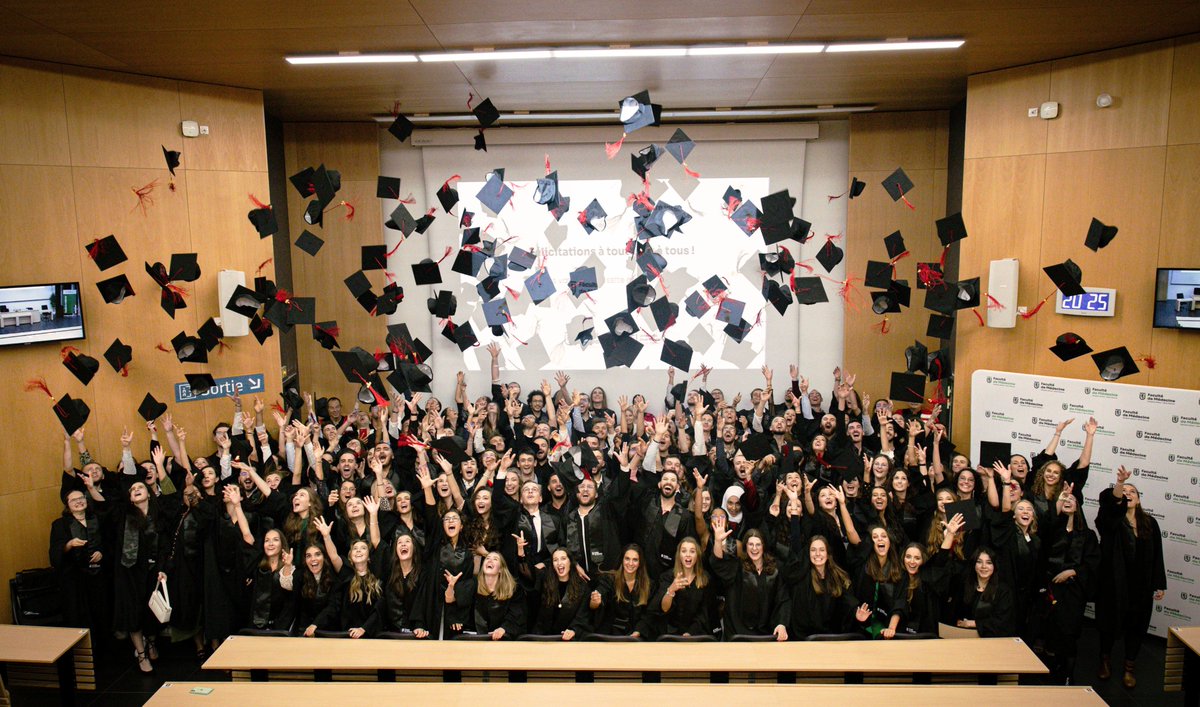 Faculté de Médecine UJM (@facmedecine_ujm) on Twitter photo 🎓 On ne se lasse pas de tels moments.
➡️Pour 76 d'entre eux, c'est au <a href="/ChuSaintEtienne/">CHU de Saint-Étienne</a> qu'on se recroisera.
Pour les 83 autres, #SaintÉtienne leur ouvrira toujours les bras ! 💚
📸MaPhotographie, Anthony Milan 🎓 On ne se lasse pas de tels moments.
➡️Pour 76 d'entre eux, c'est au <a href="/ChuSaintEtienne/">CHU de Saint-Étienne</a> qu'on se recroisera.
Pour les 83 autres, #SaintÉtienne leur ouvrira toujours les bras ! 💚
📸MaPhotographie, Anthony Milan