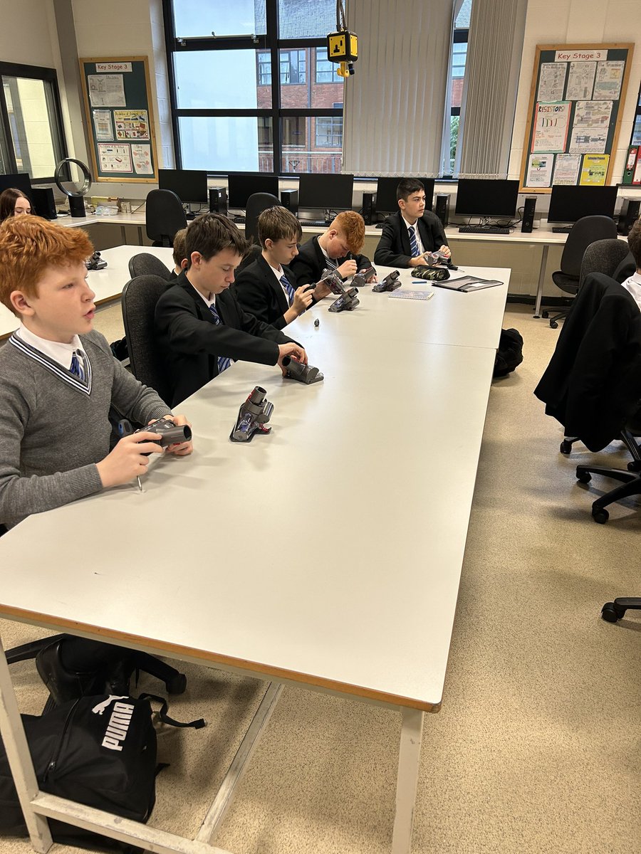 Our year 10 groups have been intrigued by Design Engineering! Thank you <a href="/DysonUK/">Dyson UK</a> for your engineering box! A great insight into Engineering excellence! <a href="/foundationdyson/">The James Dyson Foundation</a> #STEMeducation #teamknock
