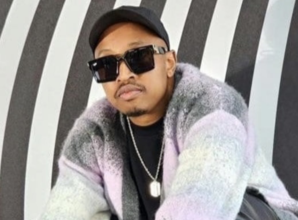 [ON AIR] <a href="/BMoshatama/">ben_moshatama</a> and <a href="/taupalesavoice/">Palesa Tau</a> speaks to <a href="/iamSifisoMbatha/">#HopeCouragePerseveranceVol1AlbumOutNow</a> whose artistry knows no boundaries. With a unique of fusion of soul, pop and contemporary workshop- his music transcends genres  creating a sound that is both original and authentic.

#OnTheMove #ChannelAfrica