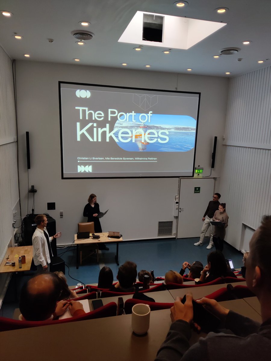 First team pitching their solution in the Arctic Innovation Week hackathon #Finestbayarea