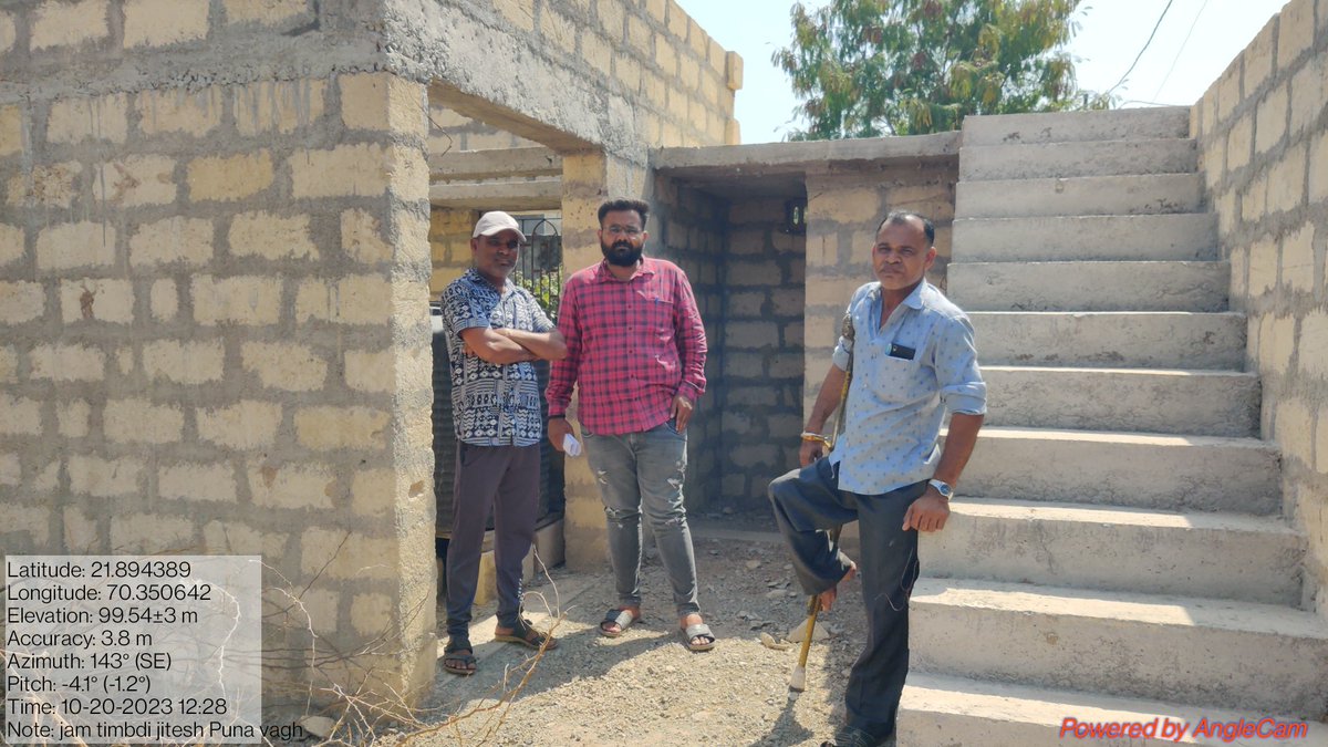 JayVyas93168812's tweet photo. ઉપલેટા તાલુકાના સંધી કાલરીયા,નવા કાલરીયા તેમજ જામટીંબડી PMAY-G ના ચાલું આવાસ,અધૂરા આવાસના  લાભાર્થી ની રૂબરૂ મુલાકાત કરી અધૂરા આવાસ વહેલી તકે પૂર્ણ કરવા સૂચના આપેલ...@UpletaTdo @DDORAJKOT1 @DrdaRajkot https://t.co/Ue0JpueFsF