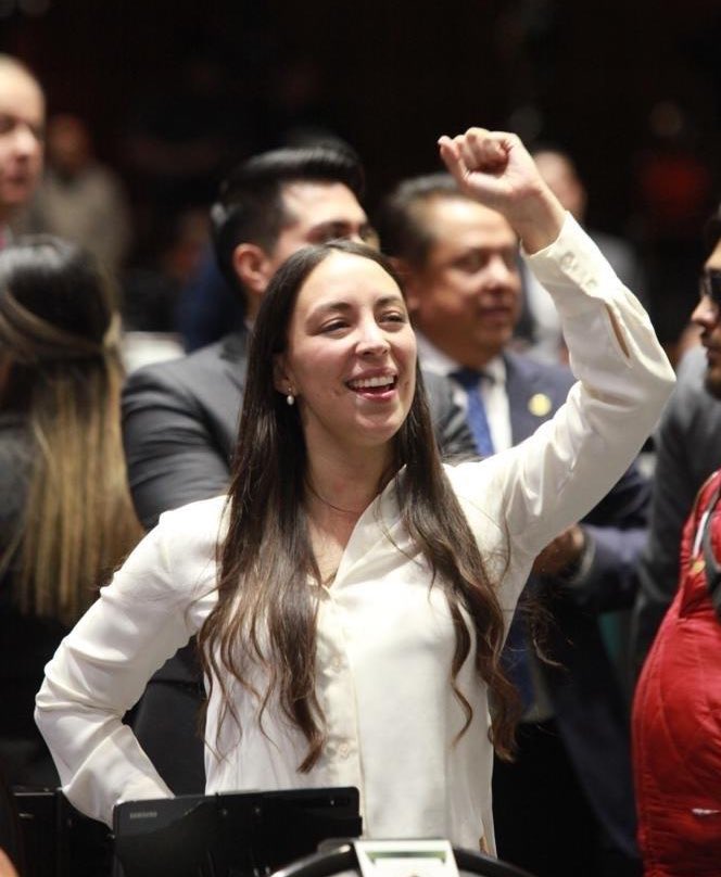 JulietaRamirezP's tweet photo. ¡Siendo las 3:30 de la madrugada logramos aprobar la Ley de Ingresos de la Federación!

Con austeridad, sin crear nuevos impuestos y cobrándole a los grandes deudores. https://t.co/y4AkvaOMIw