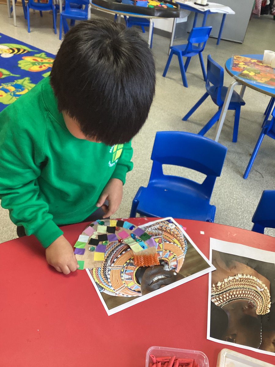 HtReception's tweet photo. Pegasus class are historians! We have been exploring the life of Queen Nefertiti and enjoyed using our creativity to create our own Queen Nefertiti inspired necklaces! #ldbslat #eyfs https://t.co/yoKXZnT60I