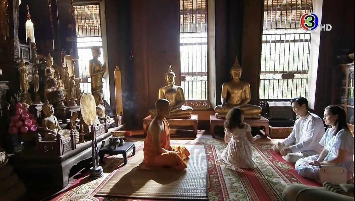 miscthailand's tweet photo. วัดย่านอ่างทอง แต่ตั้งอยู่ในอ.ผักไห่ จ.พระนครศรีอยุธยา เป็นวัดเก่าแก่ที่มีสถาปัตยกรรมหลากหลายมาจากวัดสำคัญหลายแห่งในกรุงเทพมหานคร ด้วยว่าเจ้าอาวาสพระธรรมไตรโลกฯ (น่วม) ในสมัยร.๓ ได้มาเยี่ยมพระพุทธโฆษาจารย์ วัดโมลีโลก ฝั่งธนบุรี และขอร้องให้พระพุทธโฆษาจารย์(ขุน) #พรหมลิขิตep2 (๑) https://t.co/3N7P90CCVX