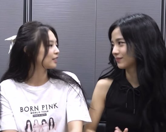 𝑱𝑱 👯‍♀️ tweet media