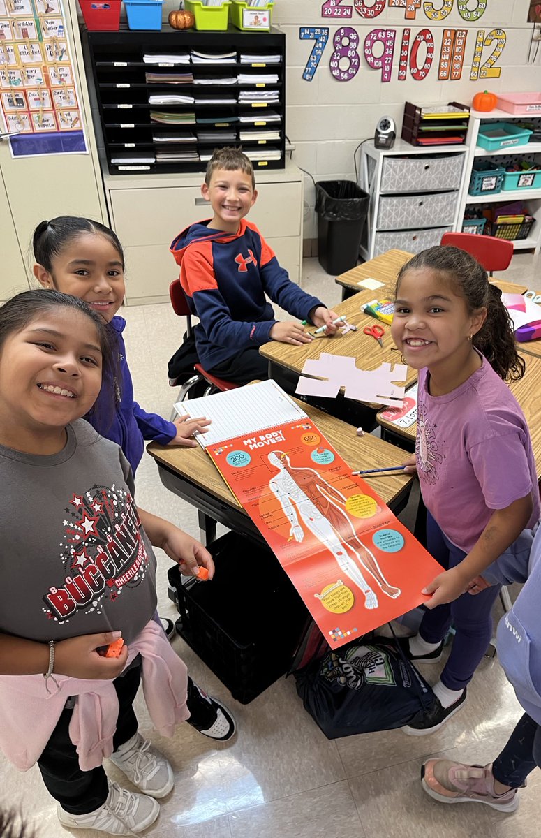 d61porter's tweet photo. Students are so excited about our new unit: The Human Body! Check out the cool resources students brought from home to share! @d61sandoval #d61learns https://t.co/GroC9XXRvU