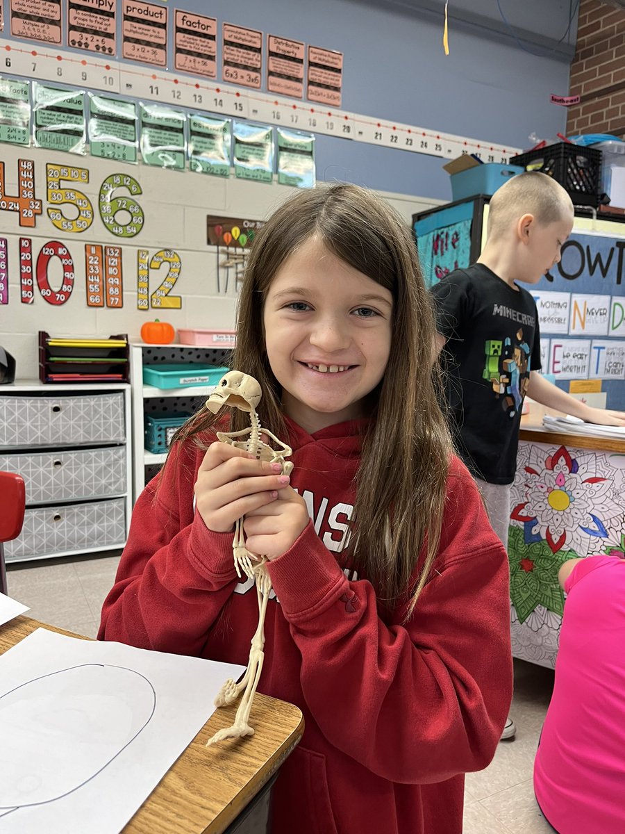 d61porter's tweet photo. Students are so excited about our new unit: The Human Body! Check out the cool resources students brought from home to share! @d61sandoval #d61learns https://t.co/GroC9XXRvU
