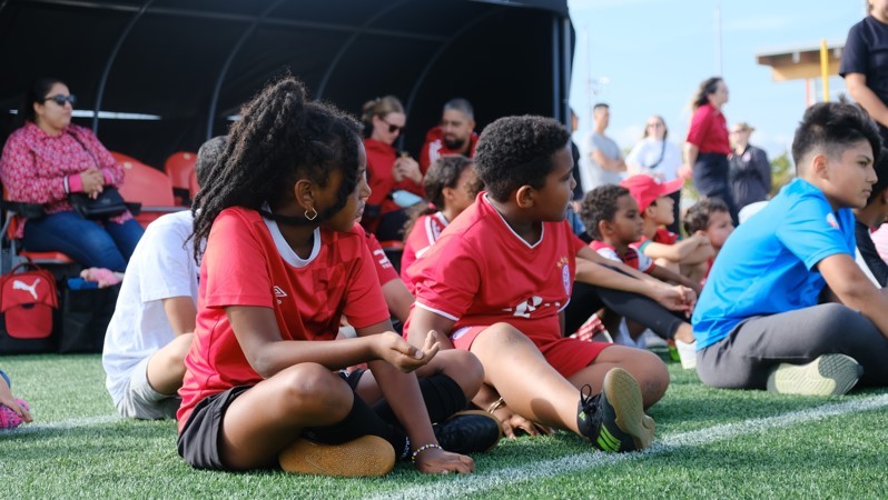 rahimchunara's tweet photo. Bell teamed up with Toronto FC to bring smiles to young faces through a soccer clinic to create inclusive opportunities for kids in underserved communities! At Bell, we’re invested in creating a better today, and a better tomorrow. 💙 #BellForBetter #IWorkAtBell https://t.co/hdqA5tPVfl