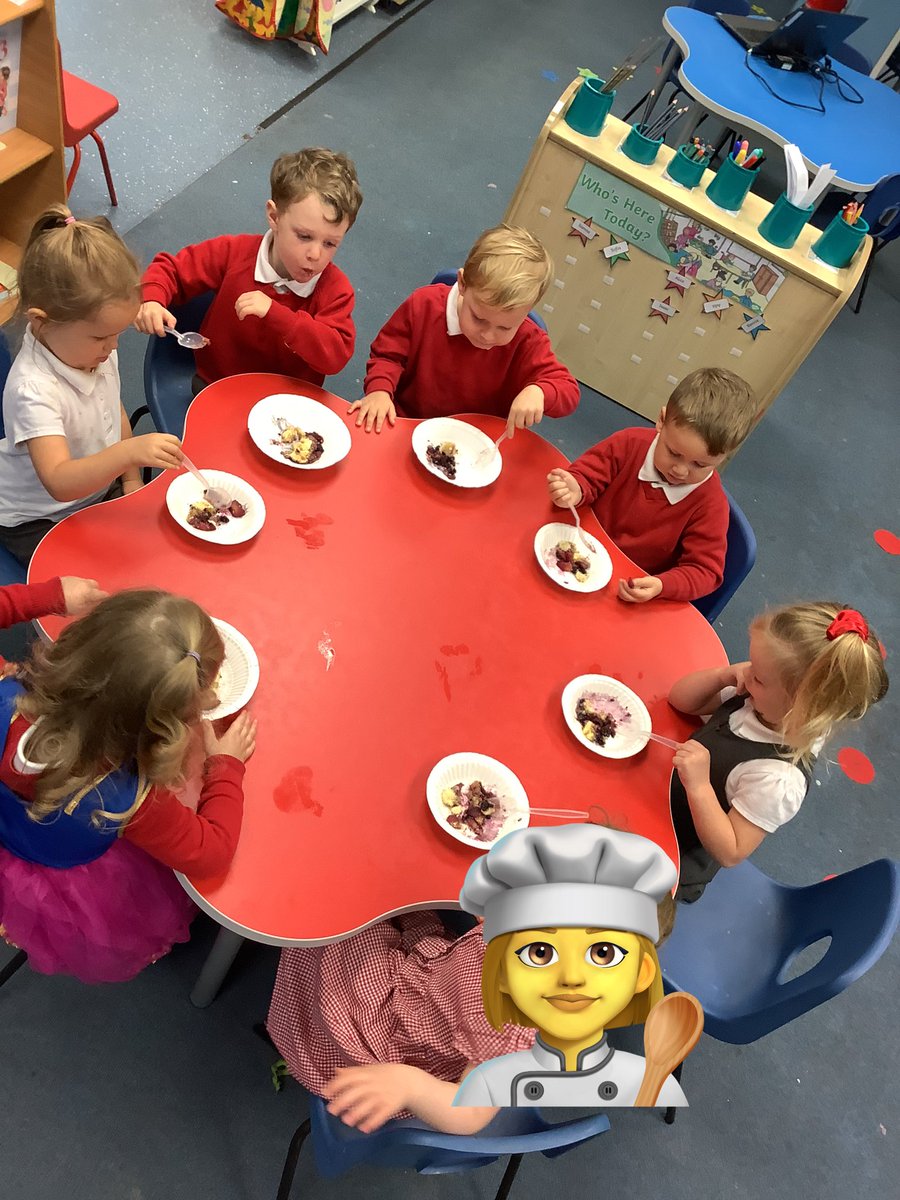 NurseryOPS's tweet image. TA-DAA!

Our Autumn crumble was delicious. 😋 

#opsscience #senses #taste #Autumn