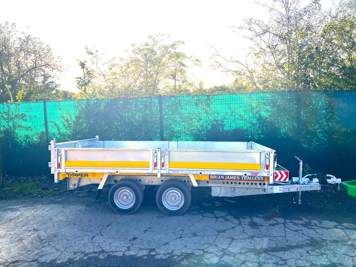 1stBasePlant's tweet photo. #BrianJames #TipperTrailer For Sale
2023 Only been used lightly maybe 5 times - trailer has been more of a show trailer
£5,695+vat
3.1m x 1.7m bed
3500kg Gross
Spare wheel locking hitch, drop down sides, electric tip
We also will have a smaller 2.7m x 1.6m coming for sale soon https://t.co/H922VMdnLf
